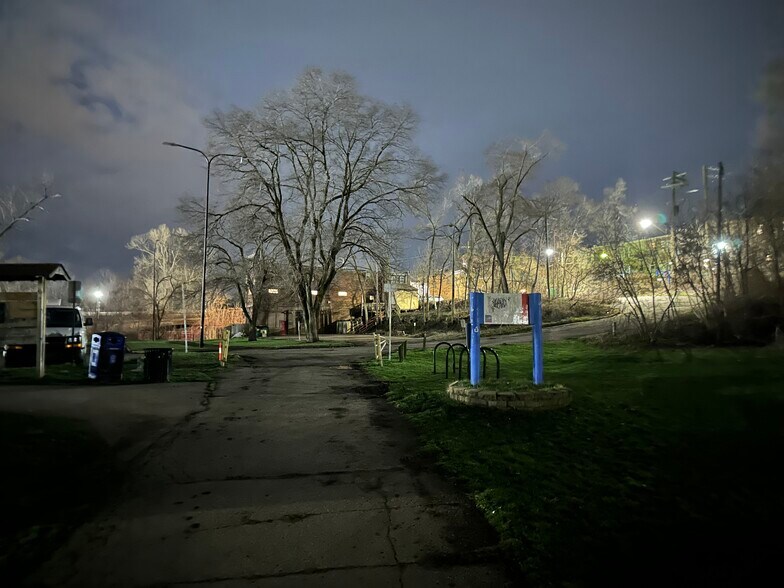 More Photos Of 2 W Michigan Ave, Ypsilanti Freestanding For Lease