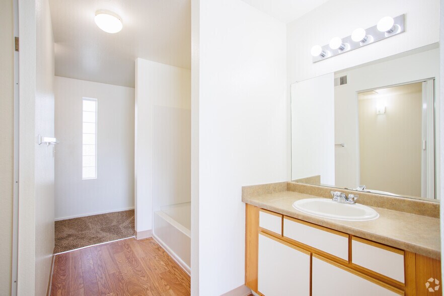 More Photos Of 4401 Safelite Blvd NE, Rio Rancho Apartments For Lease