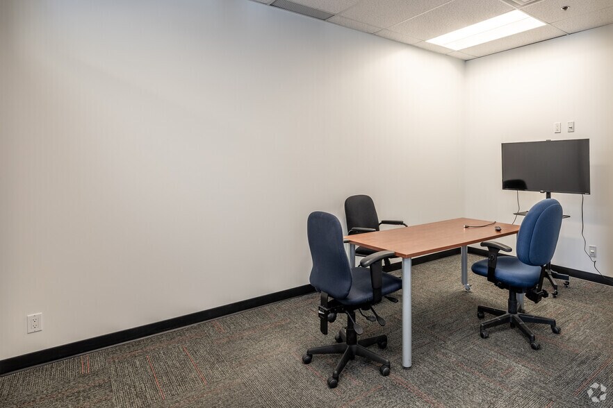 More Photos Of 7055 Boul Taschereau, Brossard Office For Lease