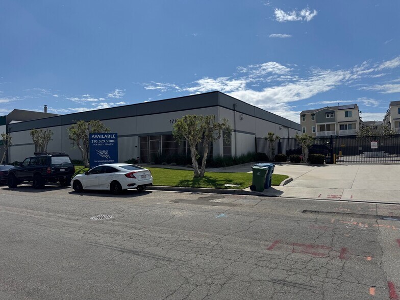 More Photos Of 1716 Kona Dr, Compton Distribution For Sale