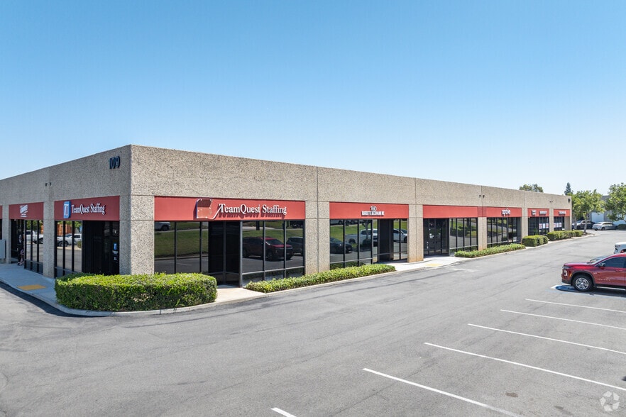 More Photos Of 119 N Maple St, Corona Unknown For Lease