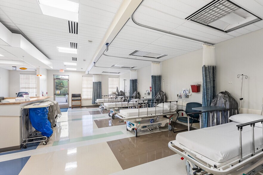 More Photos Of 670 Woodbourne Rd, Langhorne Medical For Sale