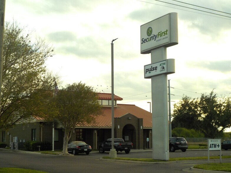 More Photos Of 1222 Dixieland Rd, Harlingen Storefront Retail Office For Lease