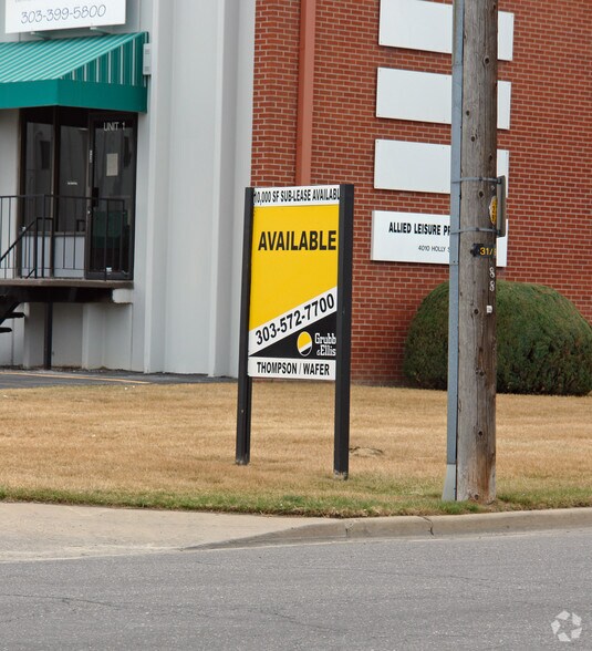 More Photos Of 4010 Holly St, Denver Warehouse For Lease