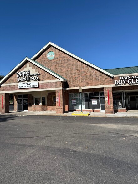 More Photos Of 945-965 E Summit St, Milford General Retail For Lease