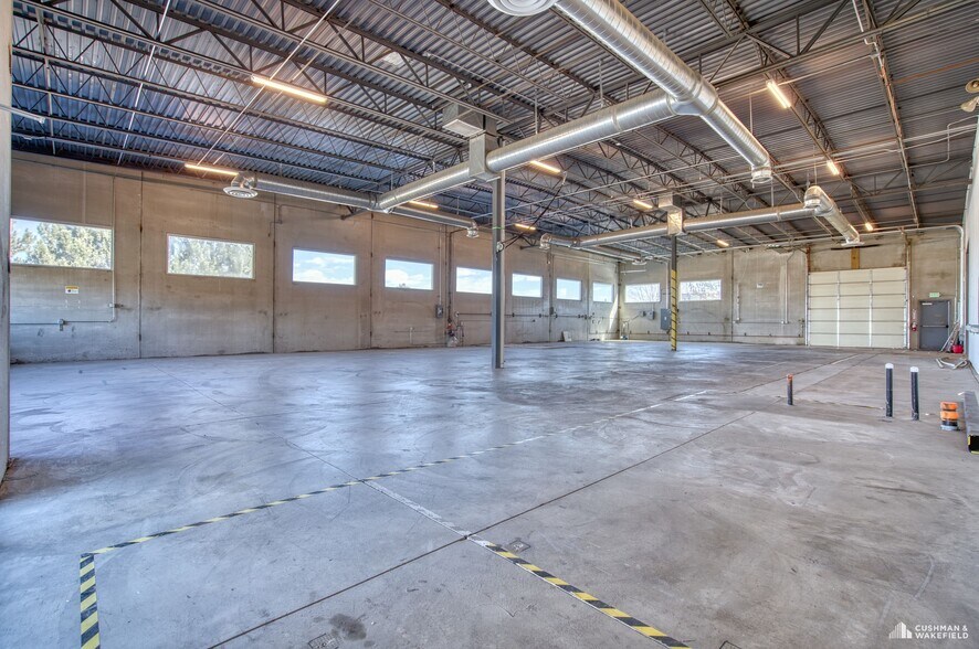 More Photos Of 1530 Vista View Dr, Longmont Warehouse For Lease