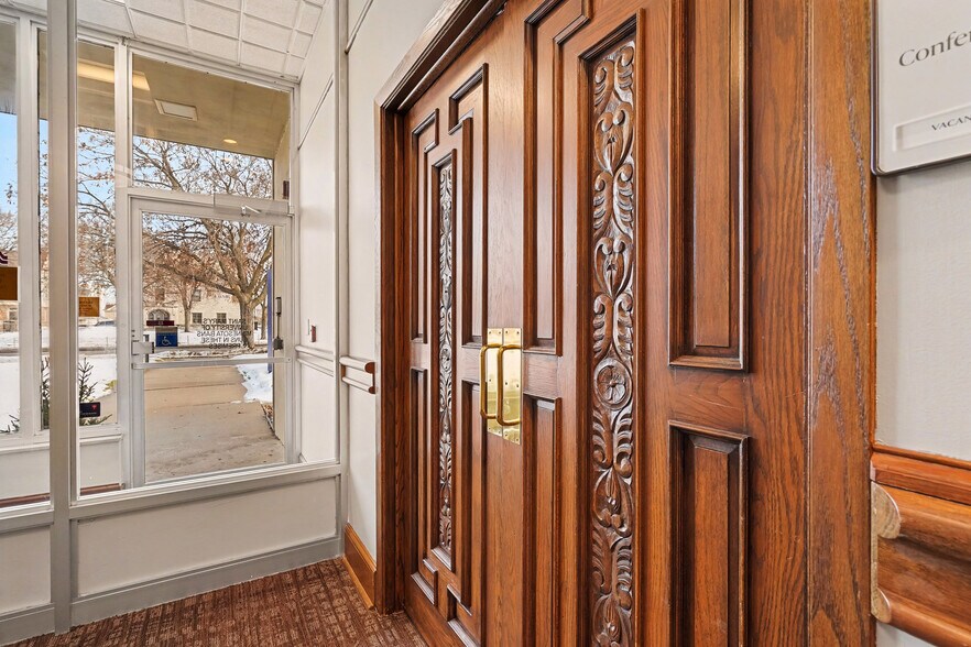 More Photos Of 2450 Park Ave, Minneapolis Office For Sale