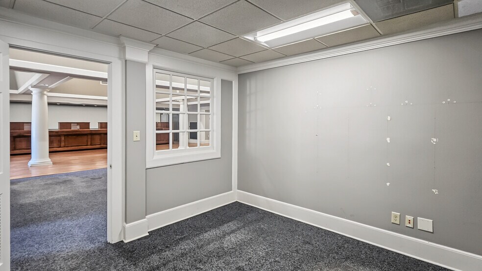 More Photos Of 112 N Jefferson St, Athens Bank For Lease