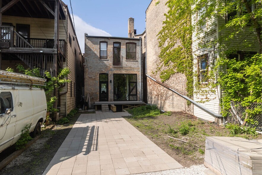 More Photos Of 3489 N Elston Ave, Chicago Storefront Retail Office For Sale
