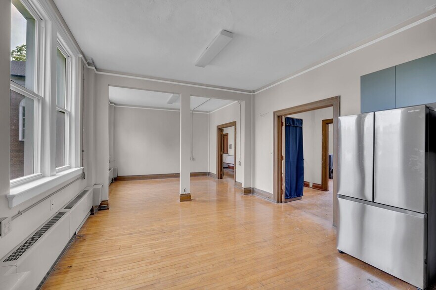 More Photos Of 187 Southside Pky, Buffalo Office For Lease