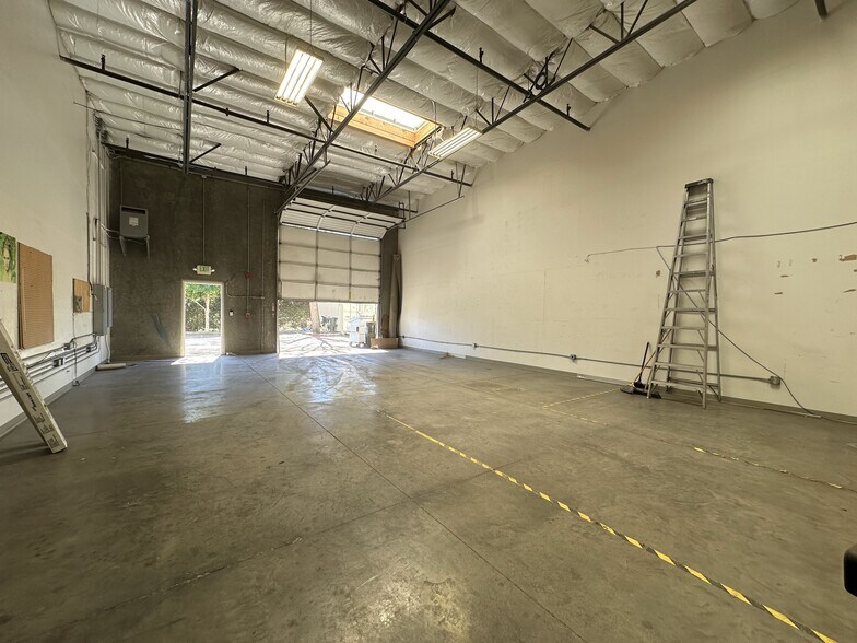 More Photos Of 1234-1294 W Winton Ave, Hayward Warehouse For Sale