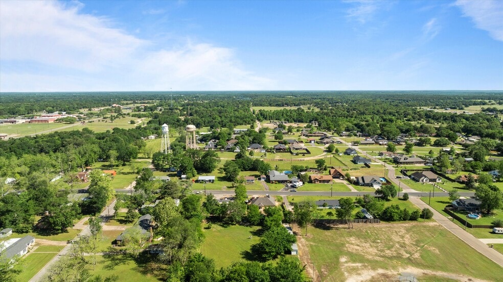 More Photos Of 314 E Pennsylvania Ave, Van General Retail For Sale