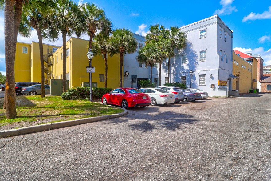 More Photos Of 182-184 E Bay St, Charleston Storefront Retail Office For Sale