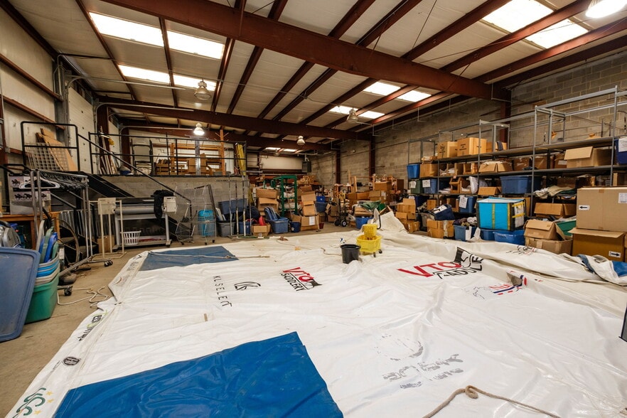 More Photos Of 115 Miller St, Broadway Industrial For Lease