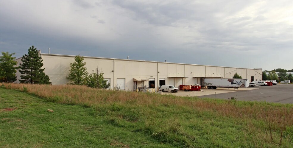 More Photos Of 7000 Gateway Ct, Manassas Warehouse For Lease
