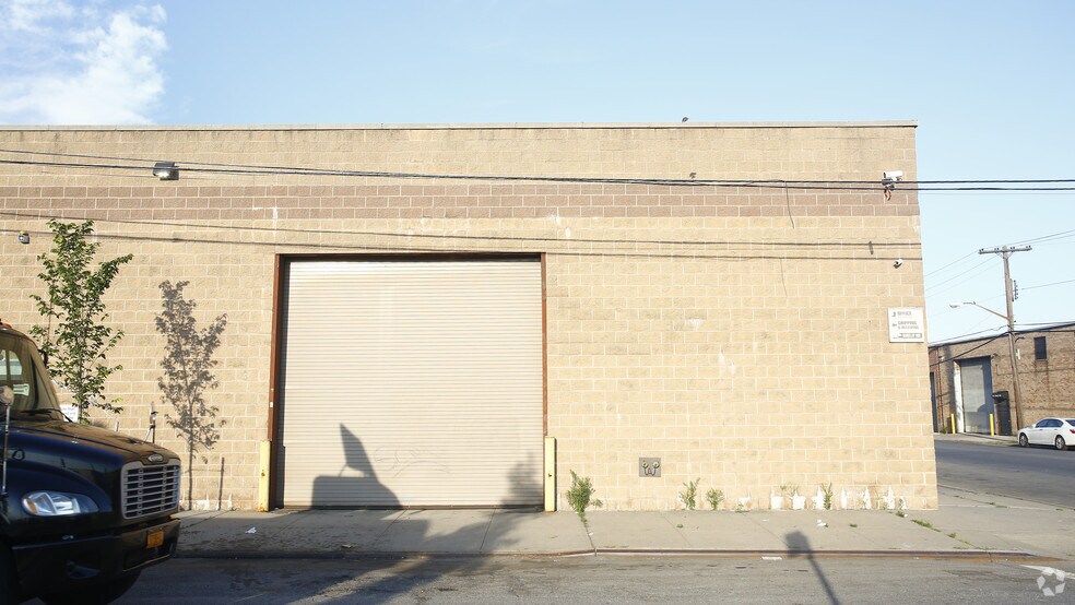 More Photos Of 1000 Stanley Ave, Brooklyn Warehouse For Lease