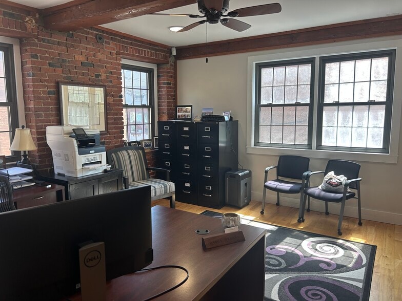 More Photos Of 7 Water St, Amesbury Loft Creative Space For Lease