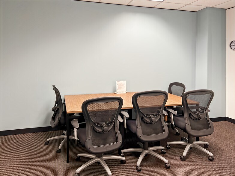 More Photos Of 1 Galleria Blvd, Metairie Coworking Space