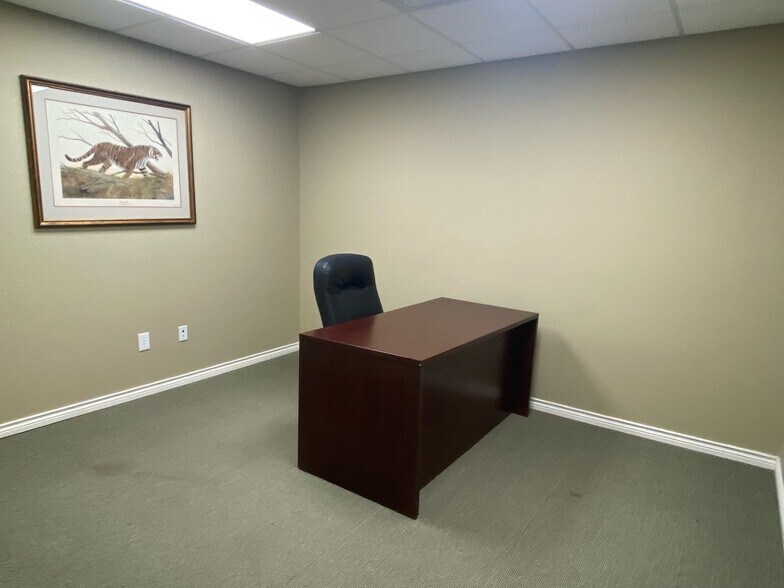 More Photos Of 5809 N State Highway 6, Waco Warehouse For Lease