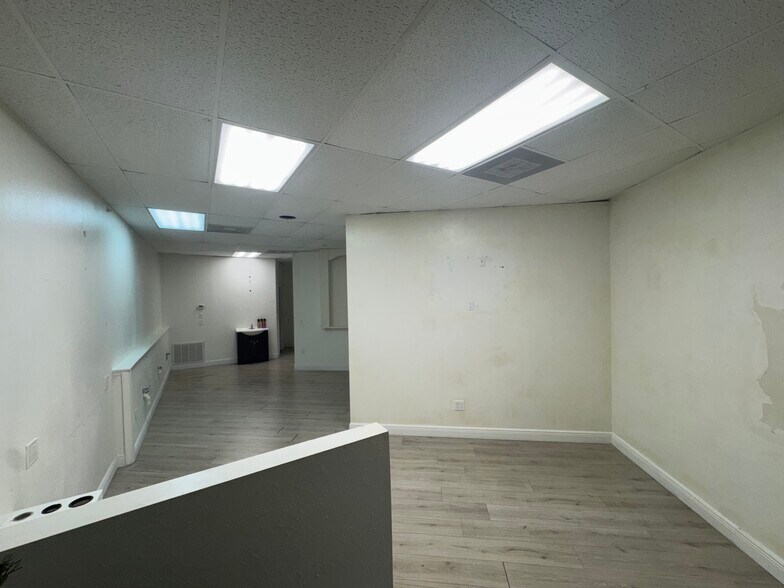More Photos Of 3280 Commercial Way, Spring Hill Storefront Retail Office For Lease