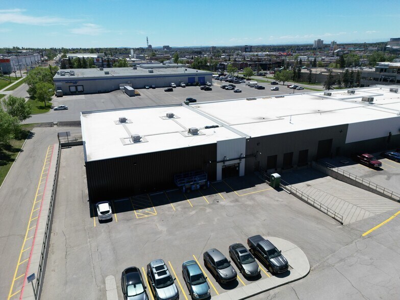More Photos Of 5716 1st St SE, Calgary Flex For Lease