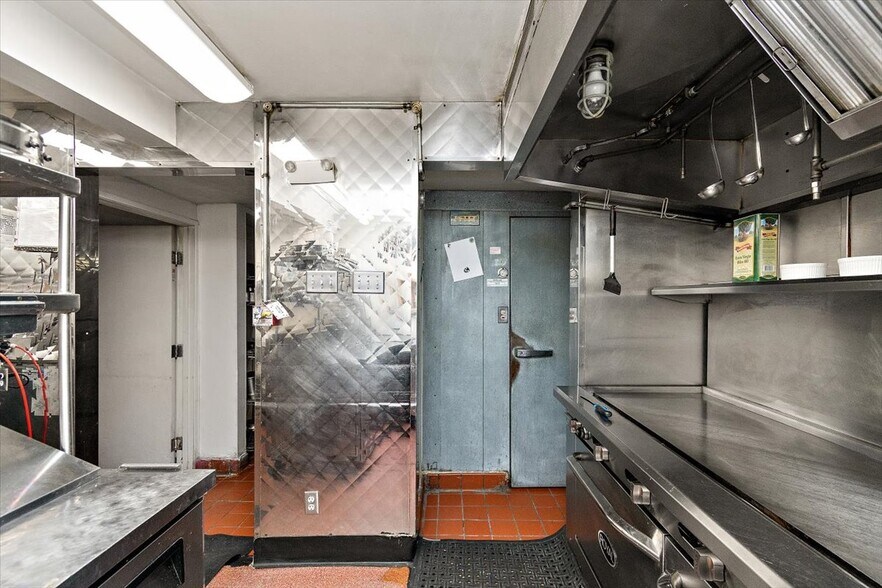 More Photos Of 39226 N Shore Dr, Fawnskin Restaurant For Sale