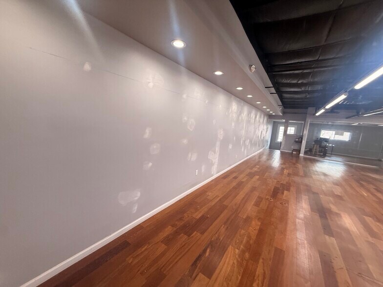 More Photos Of 230 Marion Ave, Linden Research And Development For Sale