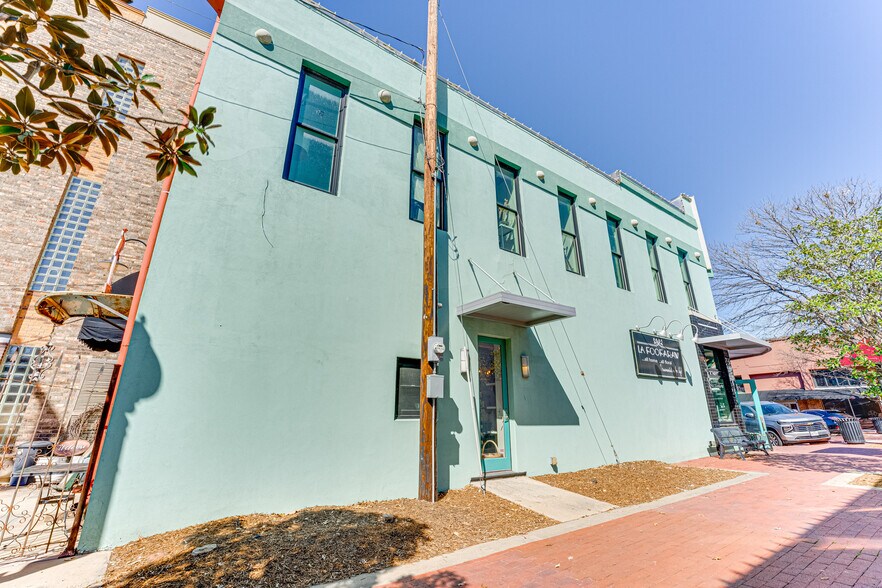 More Photos Of 1008 E 15th St, Plano Storefront Retail Office For Sale