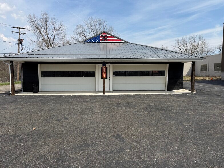 More Photos Of 7651 Seneca St, East Aurora Flex For Lease