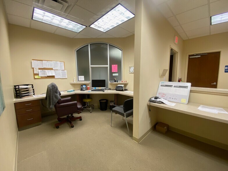 More Photos Of 725 N Ashley Ridge Loop, Shreveport Medical For Lease