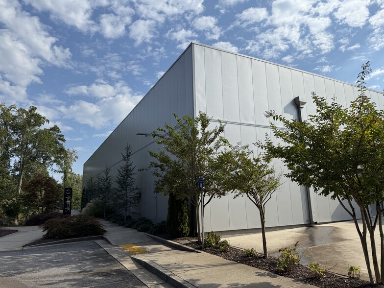 More Photos Of 5510 Ecopark Dr, Alpharetta Manufacturing For Sale