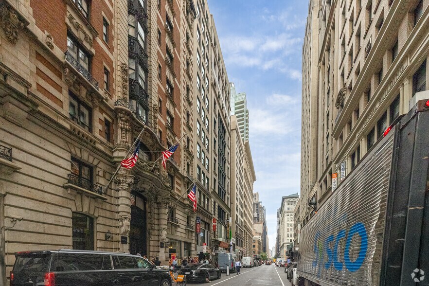 Primary Photo Of 11 W 32nd St, New York Loft Creative Space For Lease