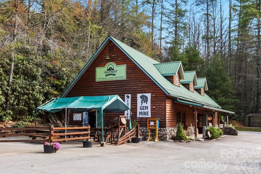 Primary Photo Of 10932 Rosman Hwy, Lake Toxaway Freestanding For Sale