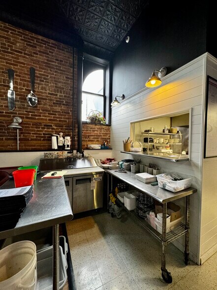 More Photos Of 134 E Market St, Colchester Restaurant For Sale
