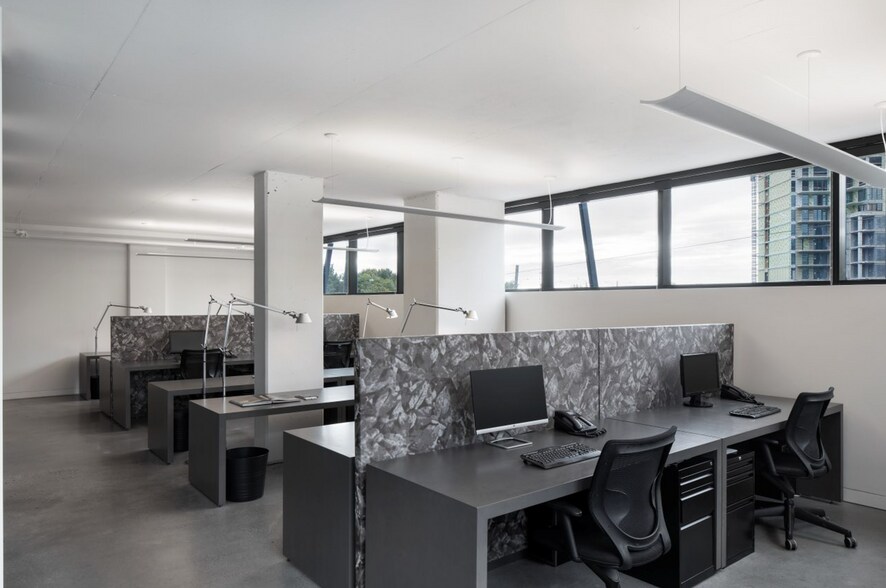 More Photos Of 1195 Rue Wellington, Montréal Office For Sale