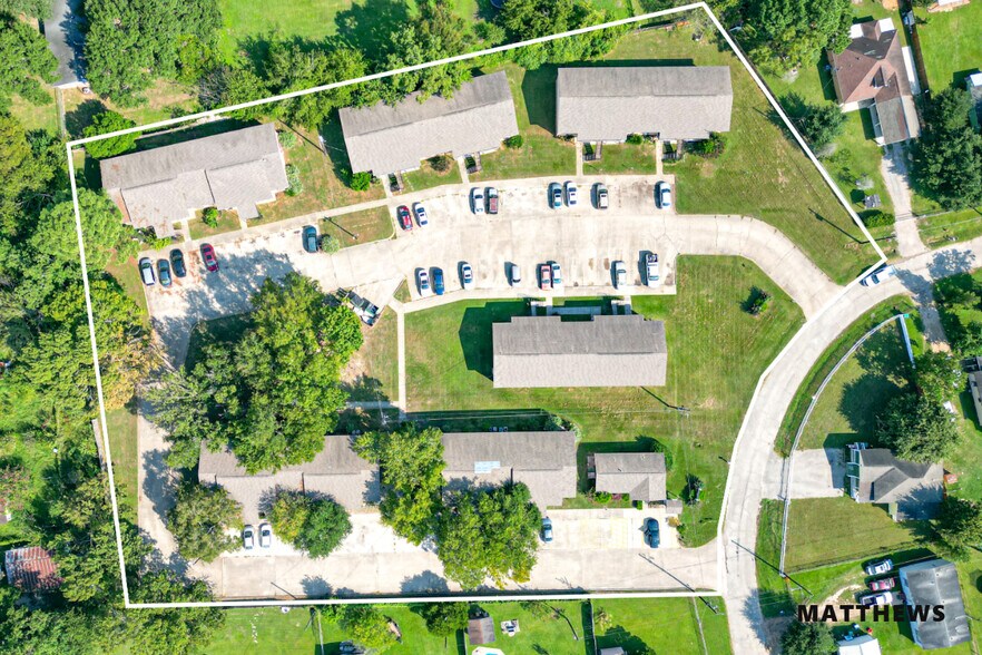 More Photos Of 203 E Watson St, Willis Apartments For Sale