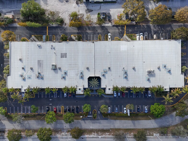 More Photos Of 2939-2999 N Powerline Rd, Pompano Beach Light Distribution For Lease