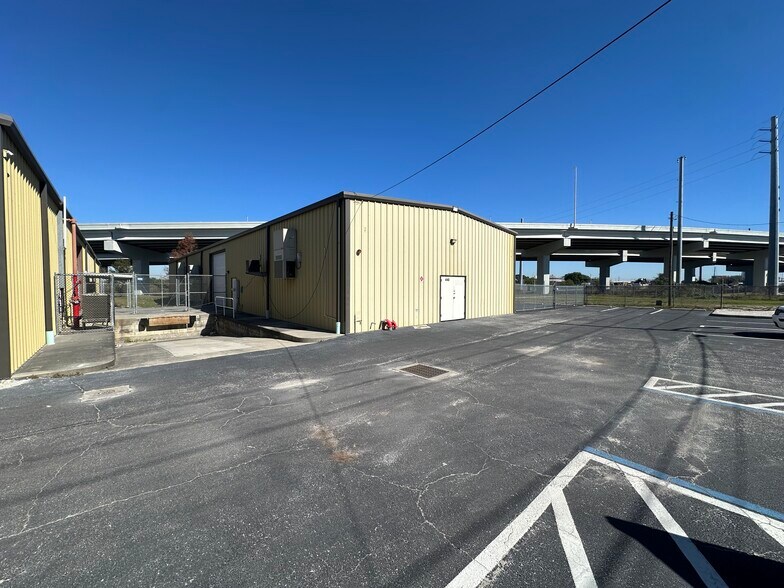 More Photos Of 4143 118th Ave N, Clearwater Warehouse For Lease