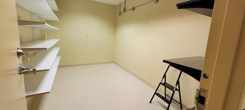 More Photos Of 2205 Forest Ave, Two Rivers Office Residential For Sale