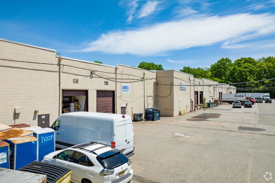 More Photos Of 16 Passaic Ave, Fairfield Warehouse For Lease
