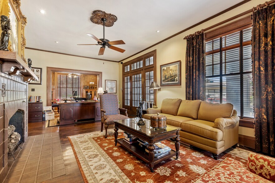 More Photos Of 1119 Pennsylvania Ave, Fort Worth Loft Creative Space For Sale