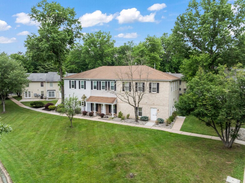 More Photos Of 32 Jefferson Plz, Princeton Medical For Sale
