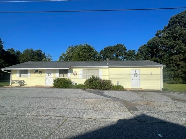 More Photos Of 140 Schoolyard Rd, Boiling Springs Daycare Center For Sale