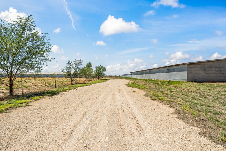 More Photos Of 901 Underwood Street, Littlefield Warehouse For Sale