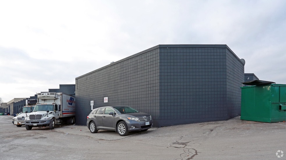More Photos Of 700-780 Gordon Baker Rd, Toronto Warehouse For Lease