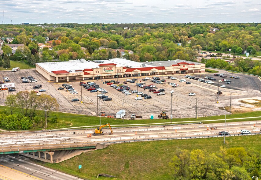 More Photos Of 6550 N Alpine Rd, Loves Park Supermarket For Lease