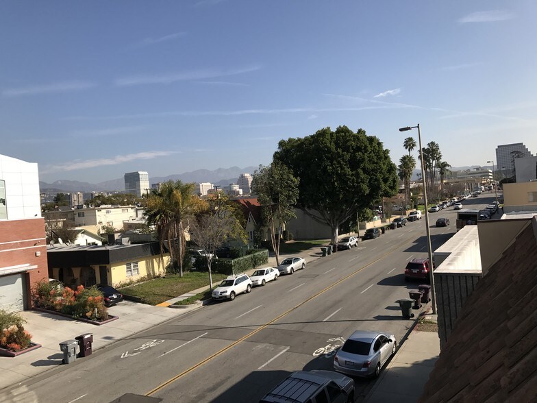 More Photos Of 644 W Broadway, Glendale Office For Lease