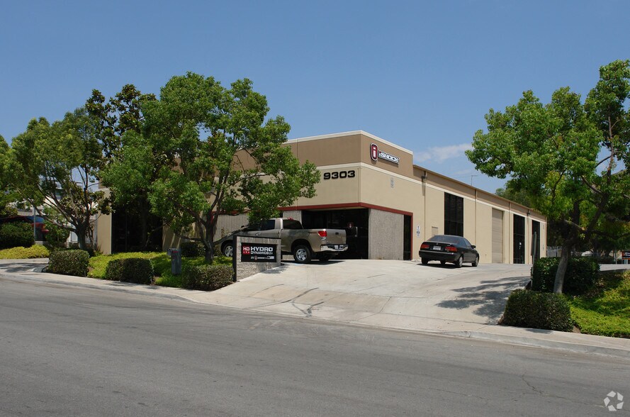 Primary Photo Of 9303 Bond Ave, El Cajon Warehouse For Lease