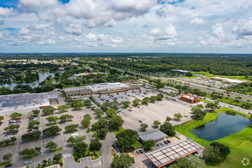 More Photos Of 3636 Harden Blvd, Lakeland Supermarket For Lease