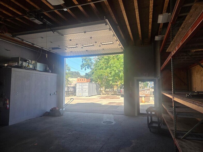 More Photos Of 50 Union Ave, Sudbury Warehouse For Lease